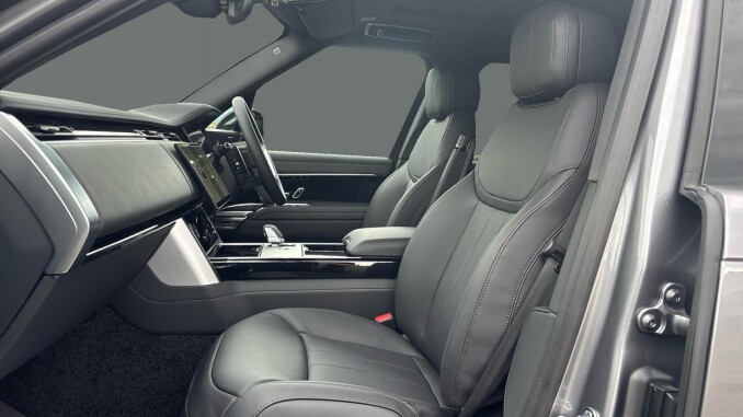 Land Rover Range Rover 3.0 P460e Edition 4dr Auto Estate - Image 3